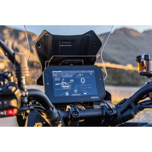 7in TFT with Garmin navigation